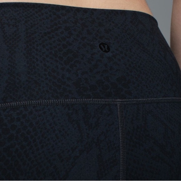 Lululemon High Times Pant *Tech Mesh Desert Snake Deep Coal Black - Picture 5 of 12